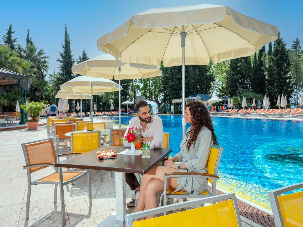 Parc Hotel Gritti Bardolino Bagian luar foto