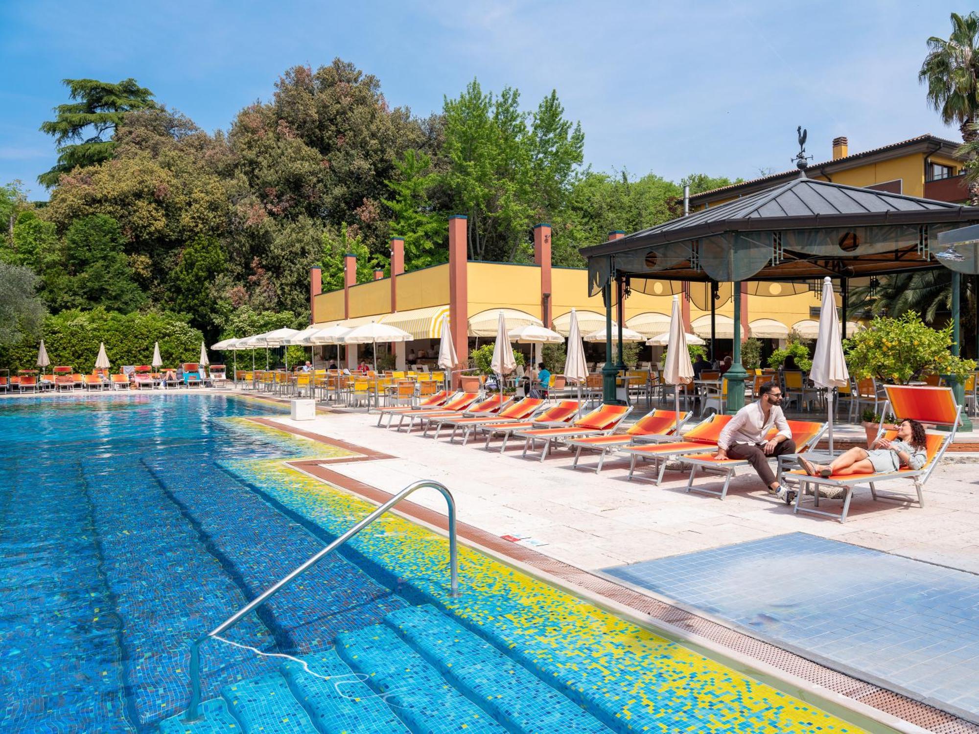 Parc Hotel Gritti Bardolino Bagian luar foto